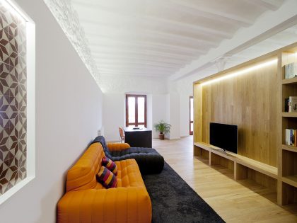 A Small Modern House with Sophisticated Industrial Style in Girona by Cubus (1)