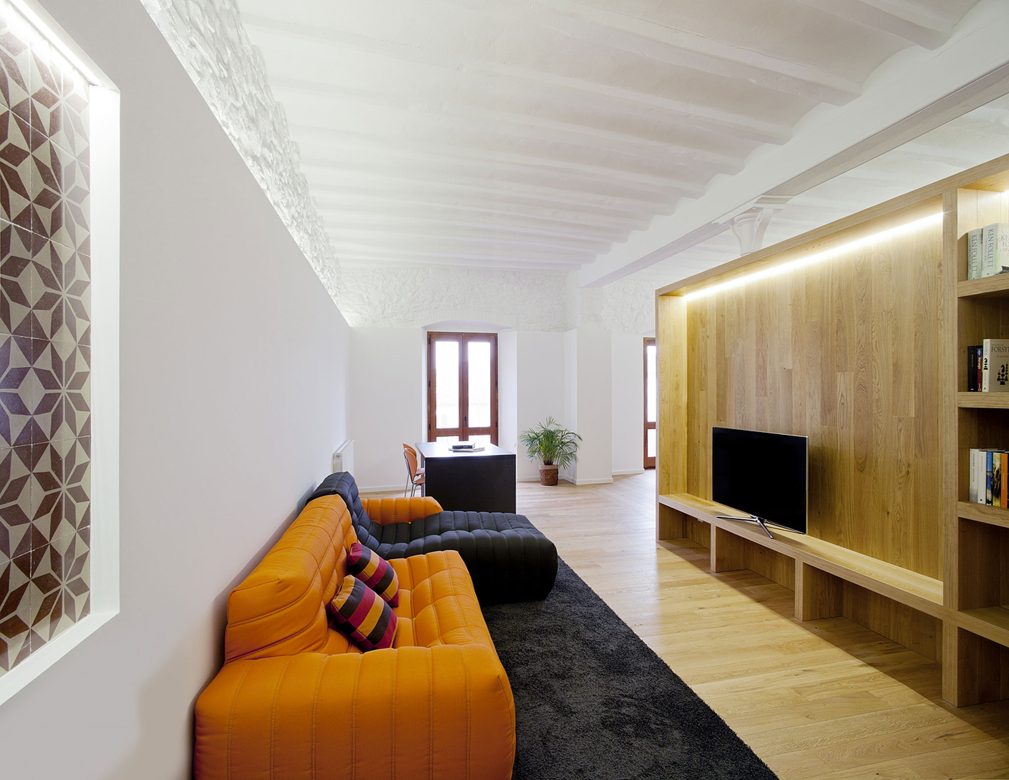 A Small Modern House with Sophisticated Industrial Style in Girona by Cubus (1)