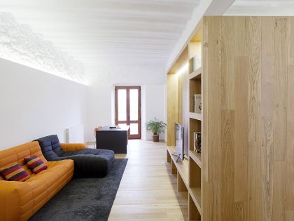A Small Modern House with Sophisticated Industrial Style in Girona by Cubus (2)
