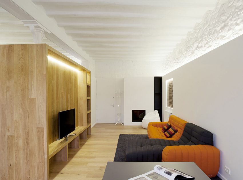 A Small Modern House with Sophisticated Industrial Style in Girona by Cubus (3)