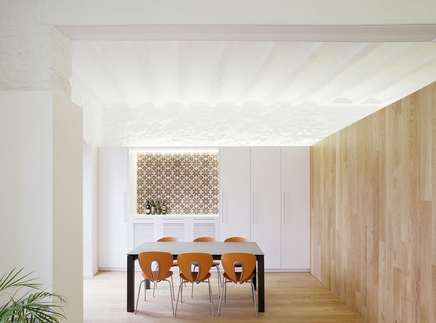 A Small Modern House with Sophisticated Industrial Style in Girona by Cubus (8)