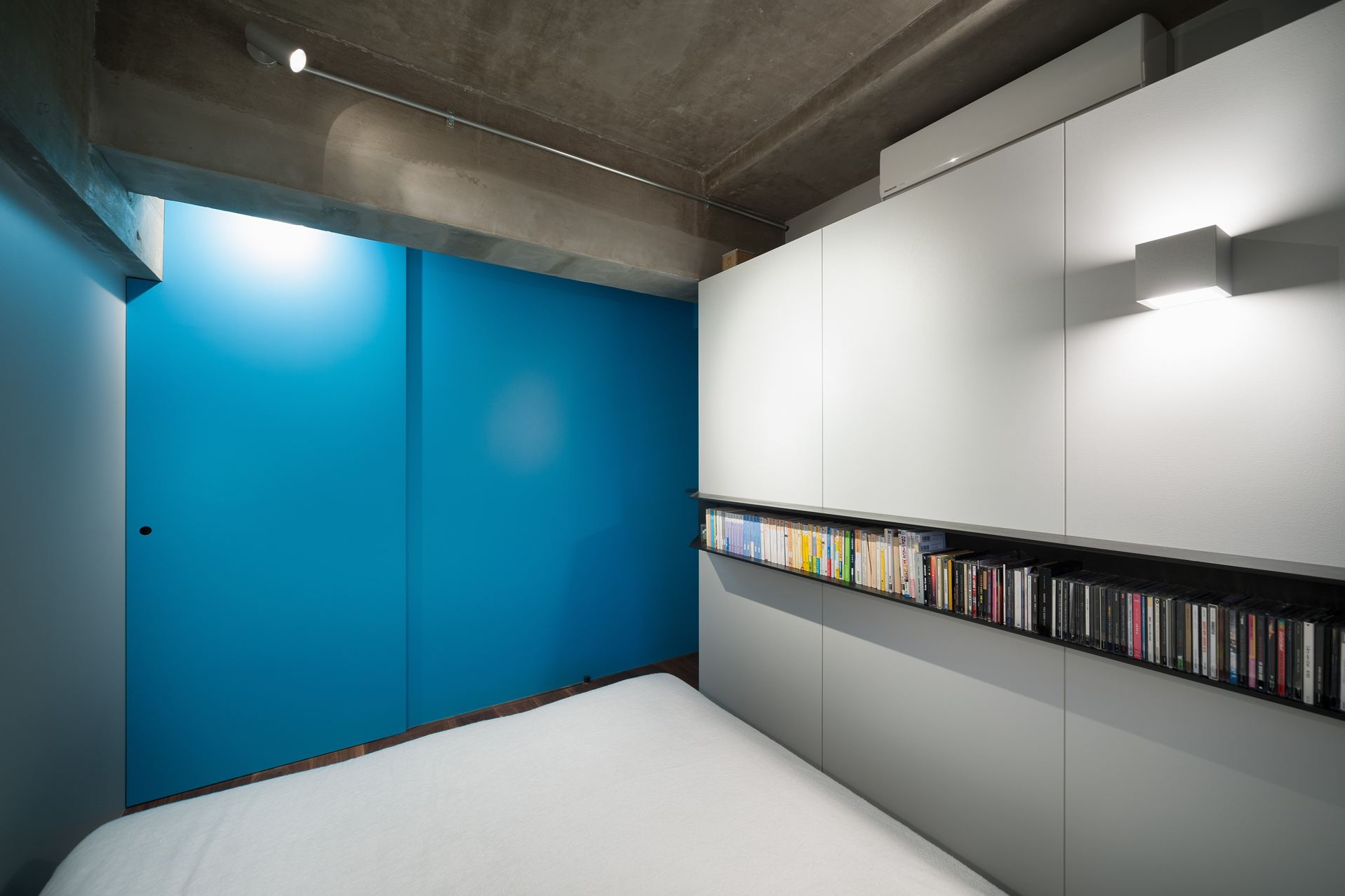 A Small Modern Industrial Apartment for Creative Couple in Saitama Prefecture, Japan by Keiji Ashizawa Design (7)