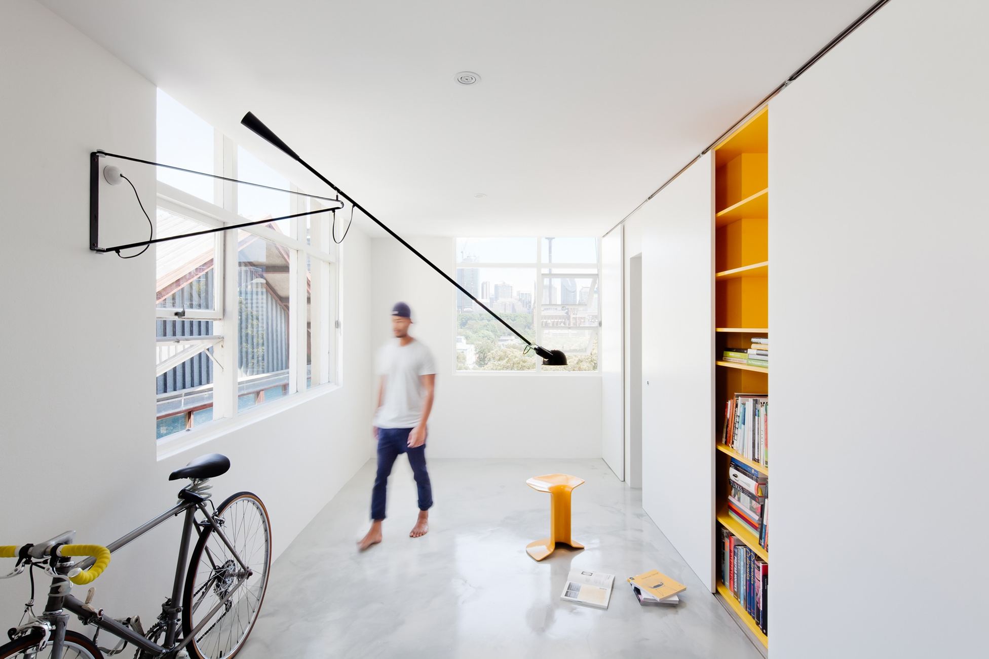 A Small and Beautiful Studio Apartment for One Person Families in Woolloomooloo by Nicholas Gurney (1)