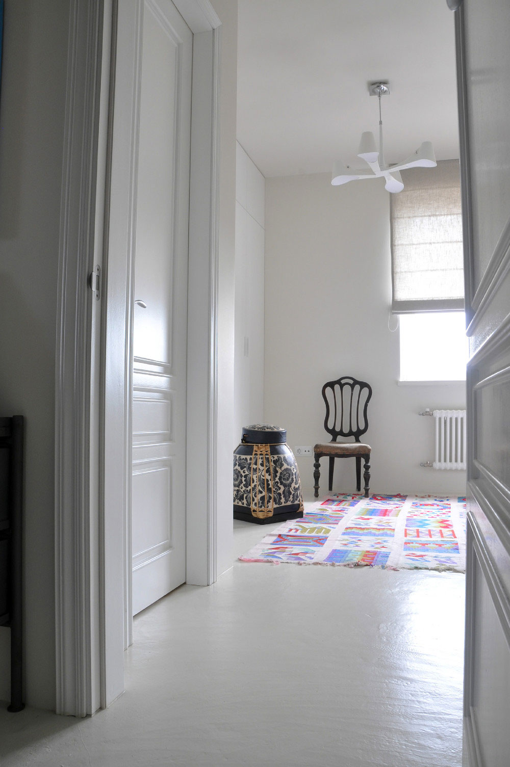A Small and Chic Artsy Apartment Full of Charm and Personality in Moscow by Anna Herman (10)