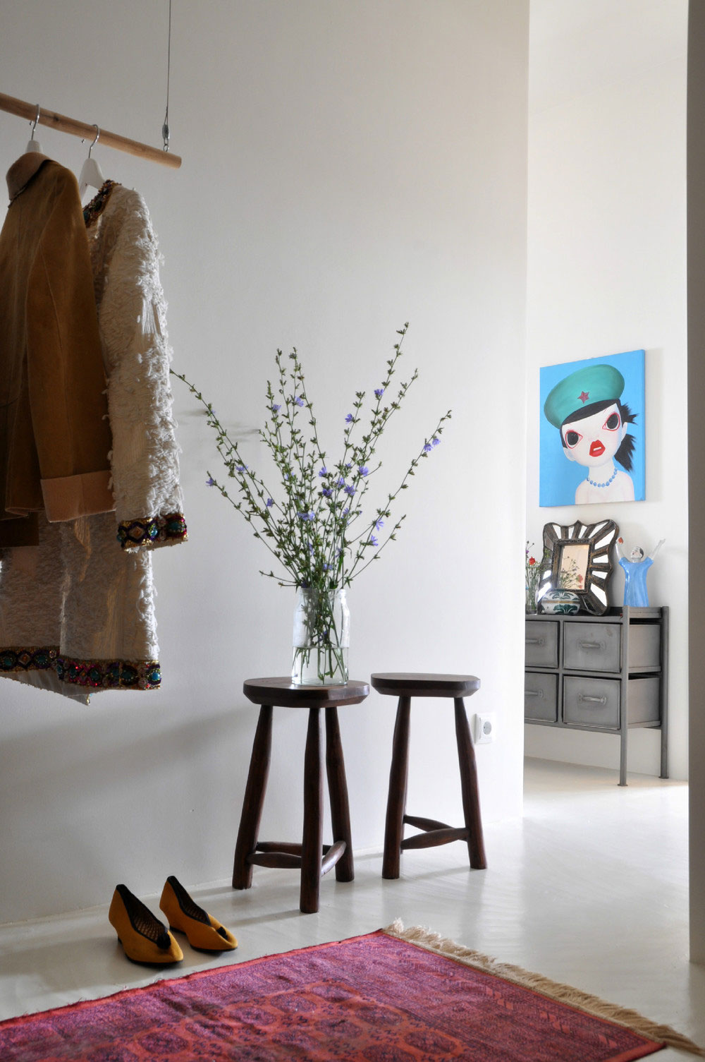 A Small and Chic Artsy Apartment Full of Charm and Personality in Moscow by Anna Herman (13)