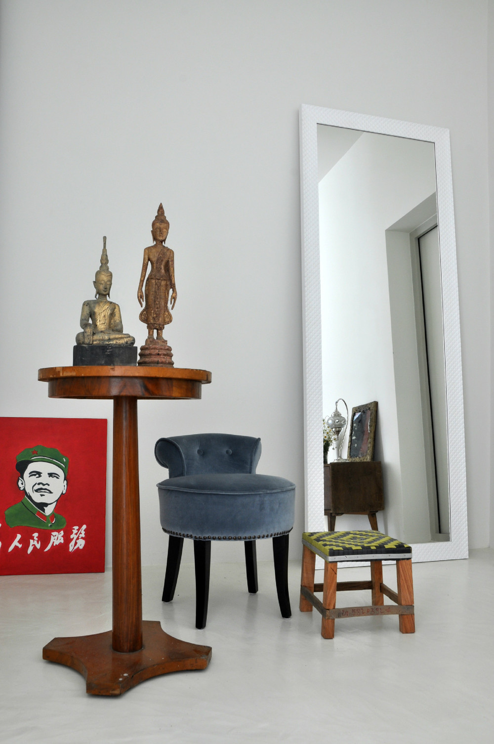 A Small and Chic Artsy Apartment Full of Charm and Personality in Moscow by Anna Herman (2)