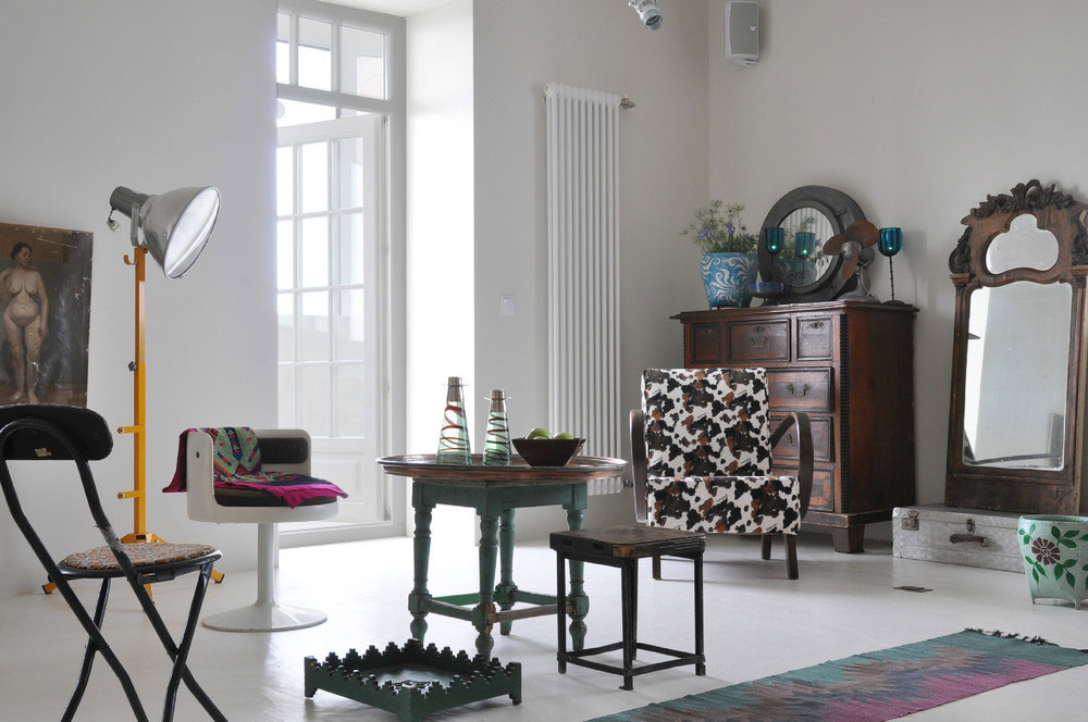 A Small and Chic Artsy Apartment Full of Charm and Personality in Moscow by Anna Herman (9)