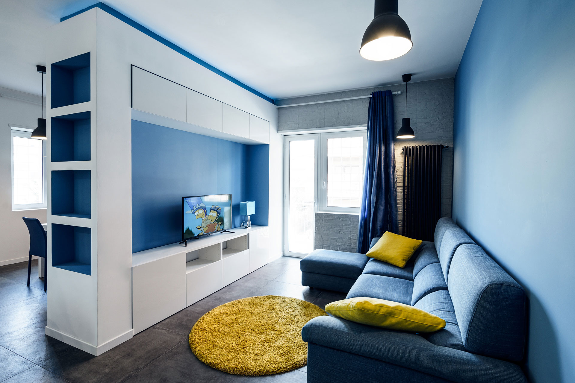 A Small and Sophisticated Apartment with Prismatic Blue Tones in Rome by Brain Factory – Architecture & Design (1)
