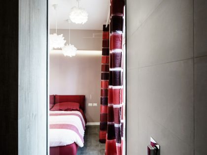 A Small and Sophisticated Apartment with Prismatic Blue Tones in Rome by Brain Factory – Architecture & Design (16)