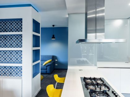 A Small and Sophisticated Apartment with Prismatic Blue Tones in Rome by Brain Factory – Architecture & Design (4)