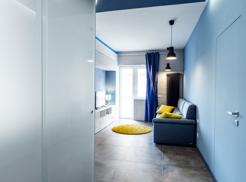 A Small and Sophisticated Apartment with Prismatic Blue Tones in Rome by Brain Factory – Architecture & Design (9)