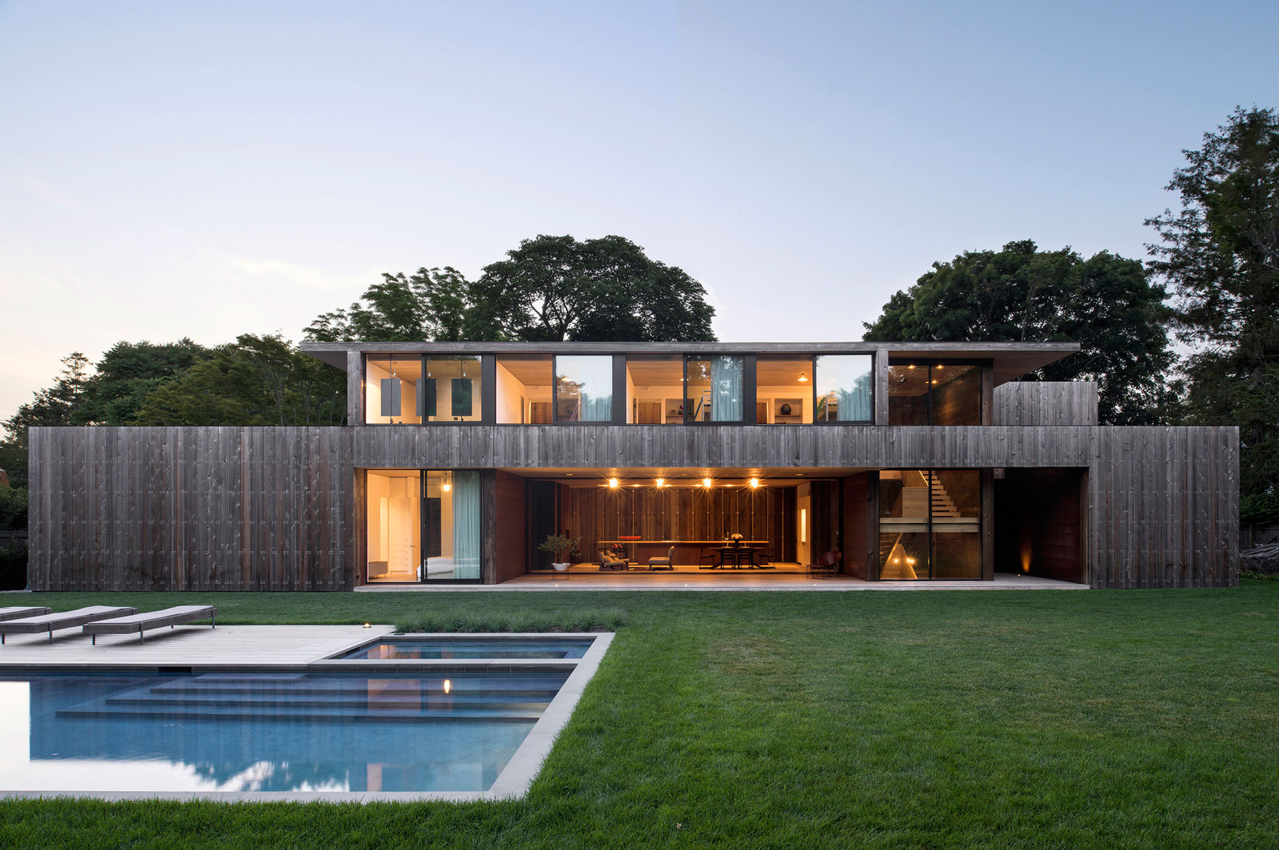 A Smart and Stylish Family Home with Series of Parallel Walls in Amagansett by Bates Masi Architects (13)
