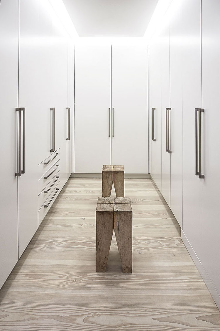 A Snazzy Contemporary Apartment Showcases a Lavish Interiors in Helsinki, Finland by Saukkonen + Partners (7)