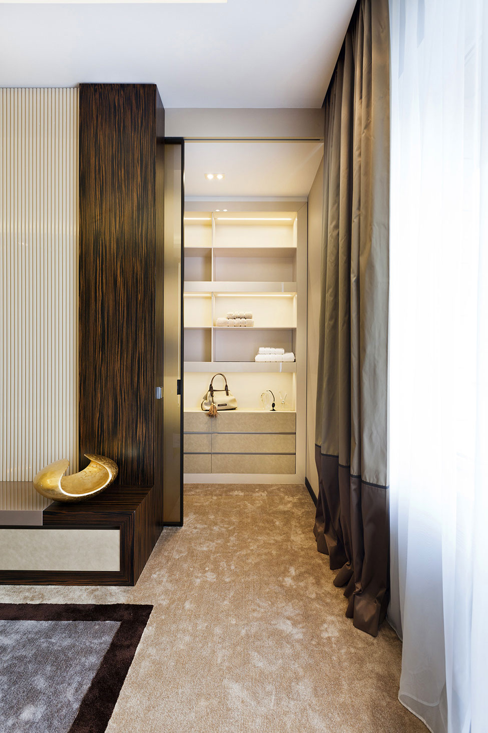 A Sophisticated Art Deco Home with Elegant Rich Wood and Golden Accents in St. Petersburg by NG Studio (16)