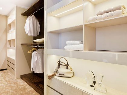 A Sophisticated Art Deco Home with Elegant Rich Wood and Golden Accents in St. Petersburg by NG Studio (20)