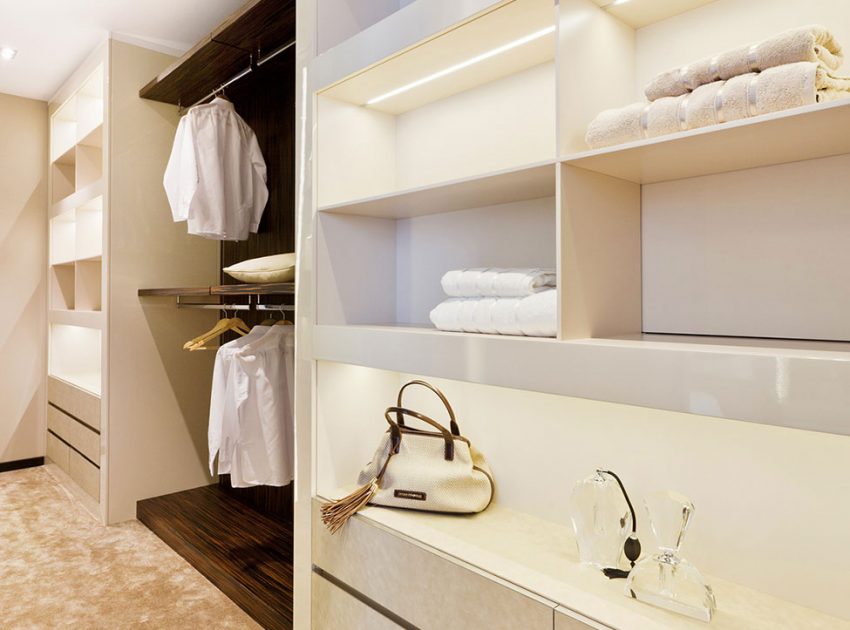 A Sophisticated Art Deco Home with Elegant Rich Wood and Golden Accents in St. Petersburg by NG Studio (20)