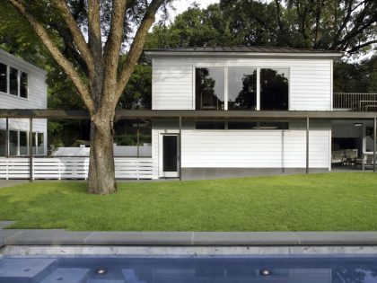 A Sophisticated Home with Luxurious and Chic Exterior Style in Austin by Miró Rivera Architects (1)