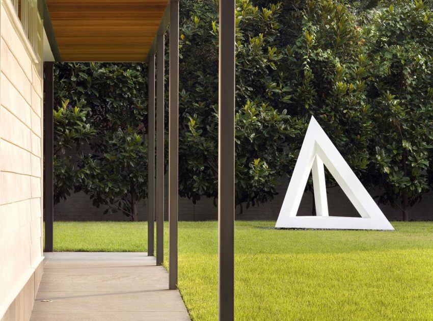 A Sophisticated Home with Luxurious and Chic Exterior Style in Austin by Miró Rivera Architects (2)