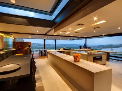 A Sophisticated and Warm Home with Unique and Stunning Views in Pretoria, South Africa by Nico van der Meulen Architects (10)