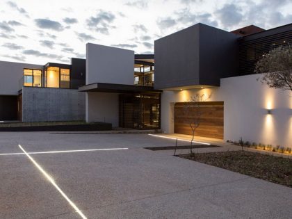 A Sophisticated and Warm Home with Unique and Stunning Views in Pretoria, South Africa by Nico van der Meulen Architects (21)