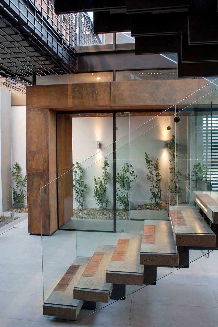 A Sophisticated and Warm Home with Unique and Stunning Views in Pretoria, South Africa by Nico van der Meulen Architects (4)