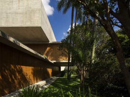 A Spacious Concrete House with Rich and Warm Interior Tones in São Paulo by Studio MK27 & Lair Reis (1)