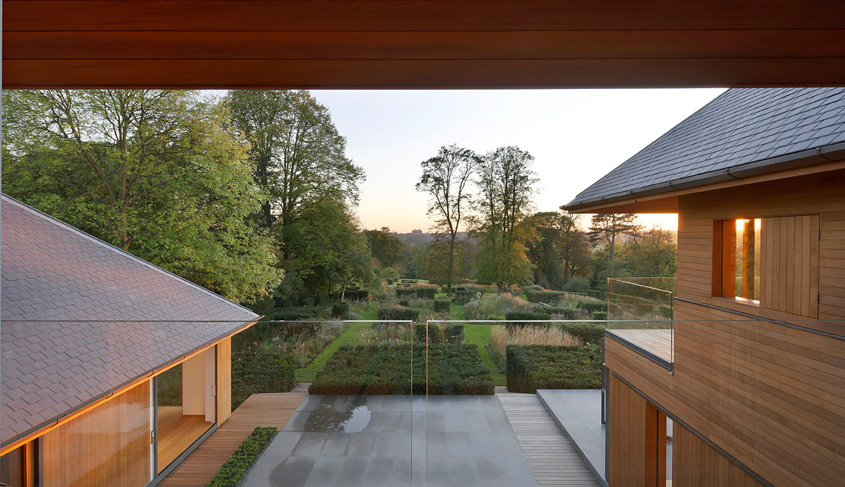 A Spacious Contemporary Home with Airy Interior and Vast Gardens in London by Hufton + Crow (13)