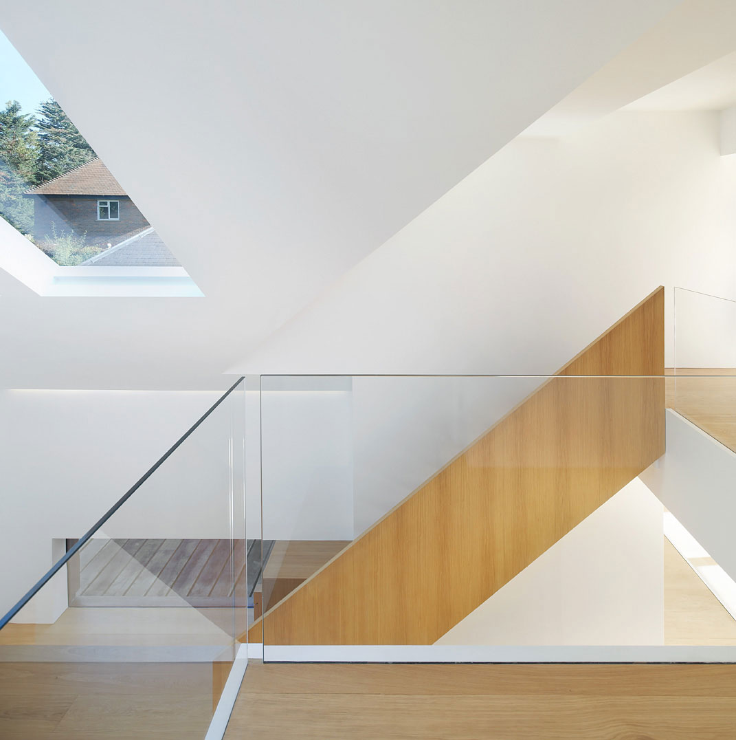 A Spacious Contemporary Home with Airy Interior and Vast Gardens in London by Hufton + Crow (18)