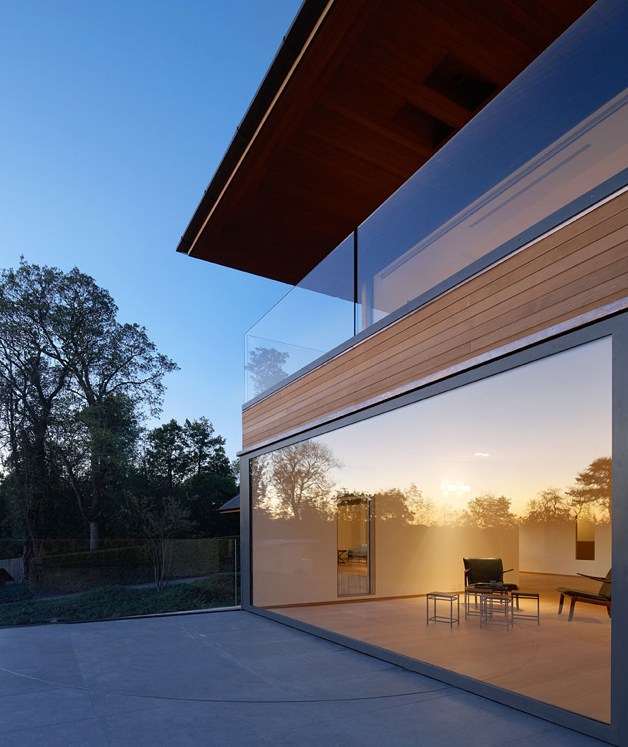 A Spacious Contemporary Home with Airy Interior and Vast Gardens in London by Hufton + Crow (20)