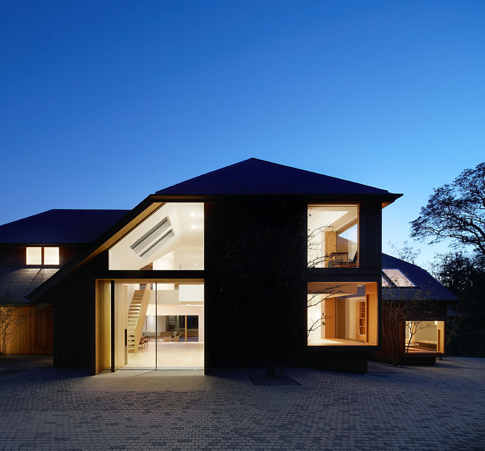 A Spacious Contemporary Home with Airy Interior and Vast Gardens in London by Hufton + Crow (23)
