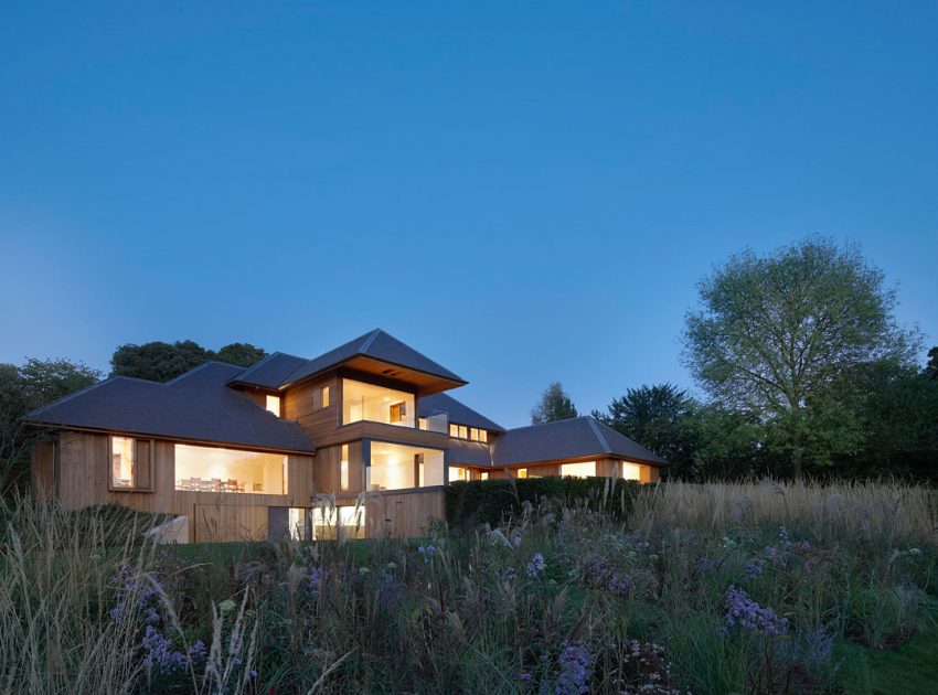 A Spacious Contemporary Home with Airy Interior and Vast Gardens in London by Hufton + Crow (24)