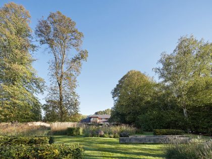 A Spacious Contemporary Home with Airy Interior and Vast Gardens in London by Hufton + Crow (4)