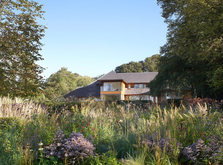 A Spacious Contemporary Home with Airy Interior and Vast Gardens in London by Hufton + Crow (5)