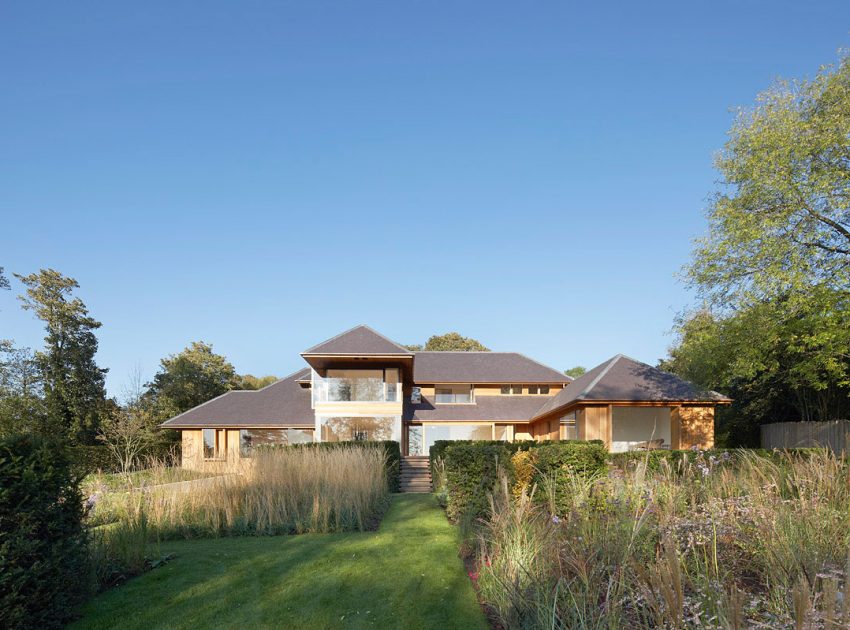 A Spacious Contemporary Home with Airy Interior and Vast Gardens in London by Hufton + Crow (6)