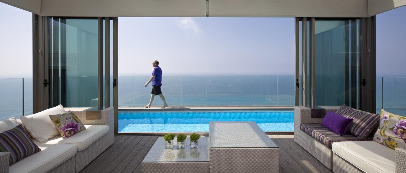 A Spacious Duplex Penthouse with Pool and Contemporary Elegance in Netanya by Domb Architects (2)