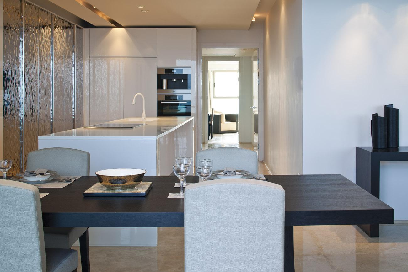 A Spacious Duplex Penthouse with Pool and Contemporary Elegance in Netanya by Domb Architects (8)