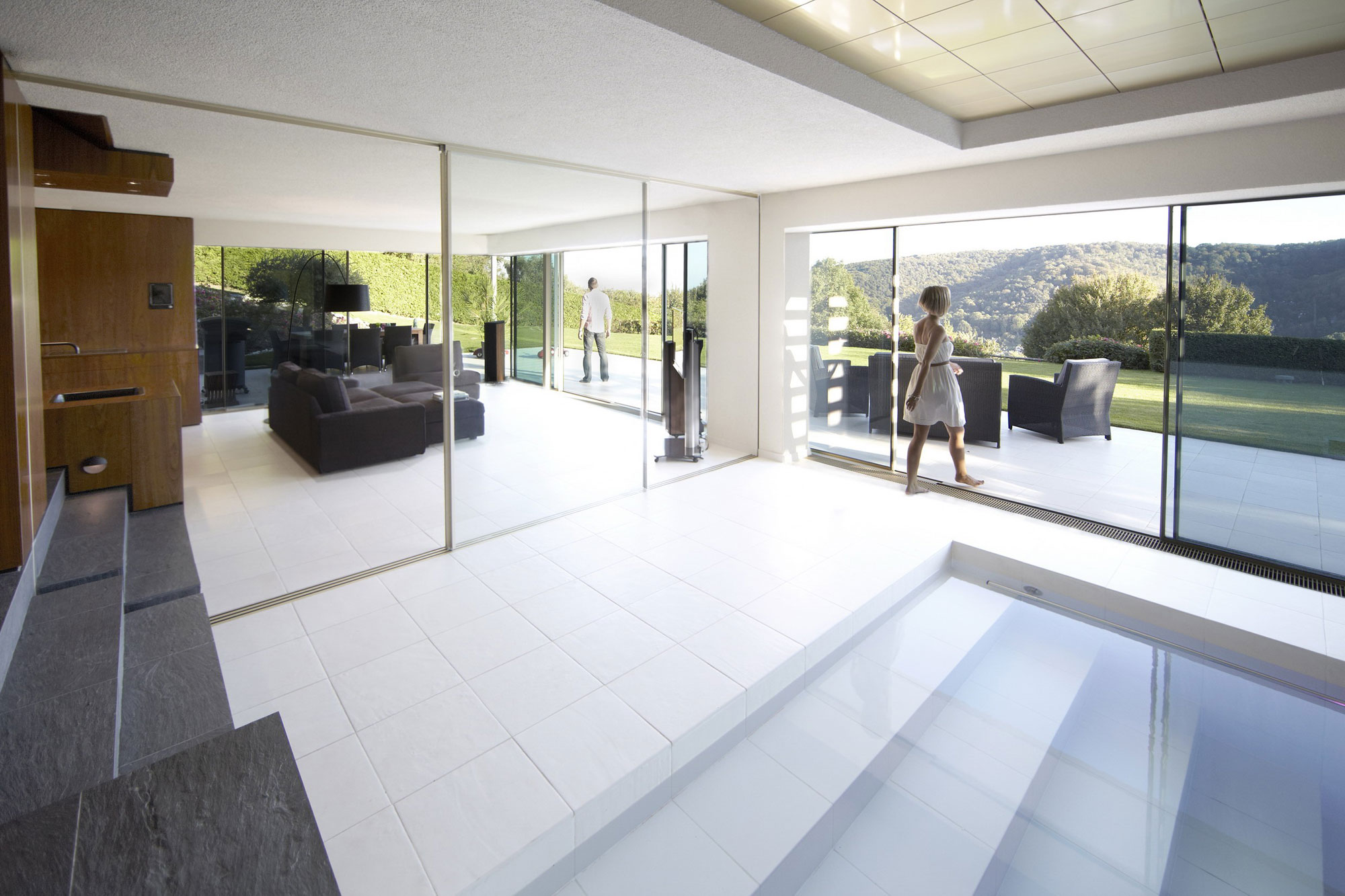 A Spacious Family Home Surrounded by Vast Expanses in Klosterneuburg, Austria by SUE ARCHITEKTEN (3)