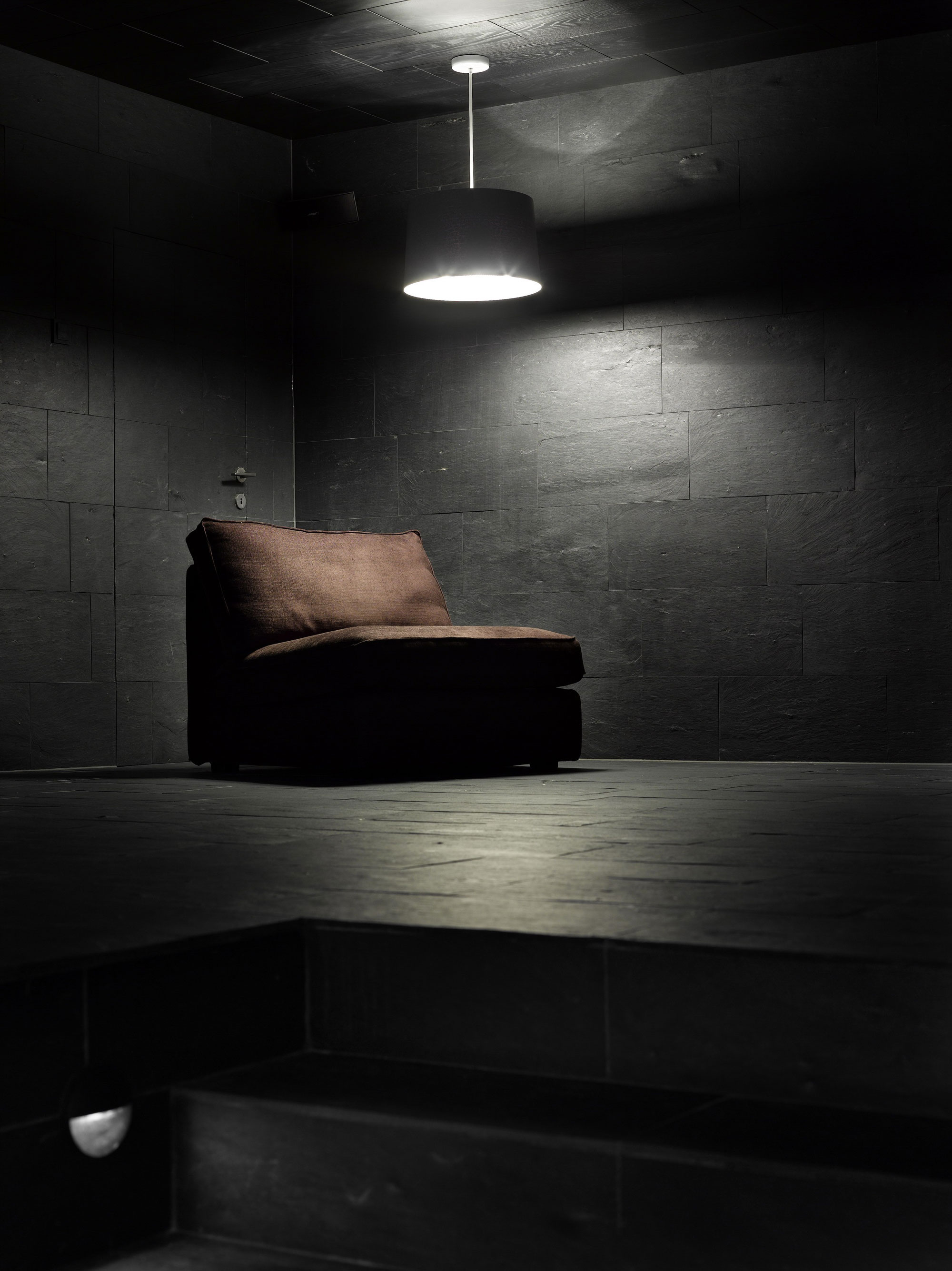 A Spacious Family Home Surrounded by Vast Expanses in Klosterneuburg, Austria by SUE ARCHITEKTEN (8)