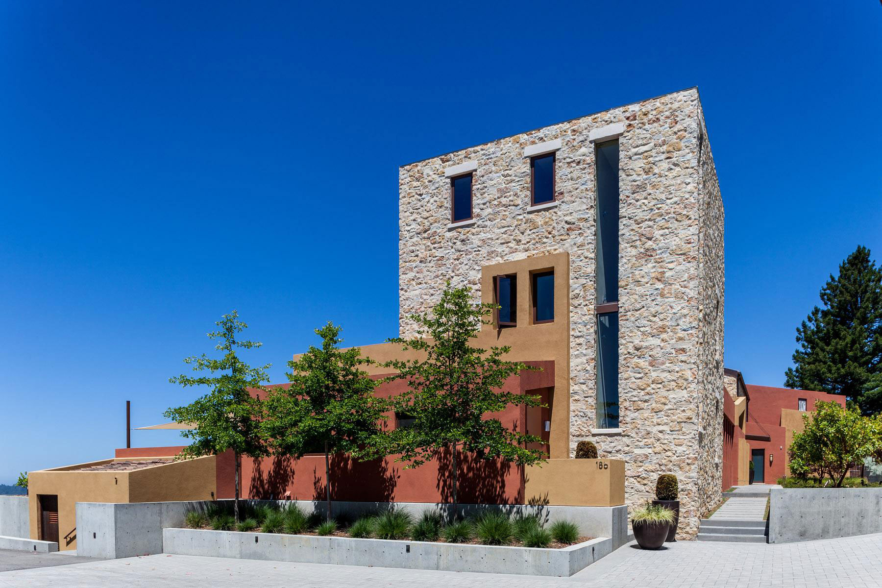 A Spacious Modern Country House with Spectacular Views in Monterrey Bay by AA Studio (11)