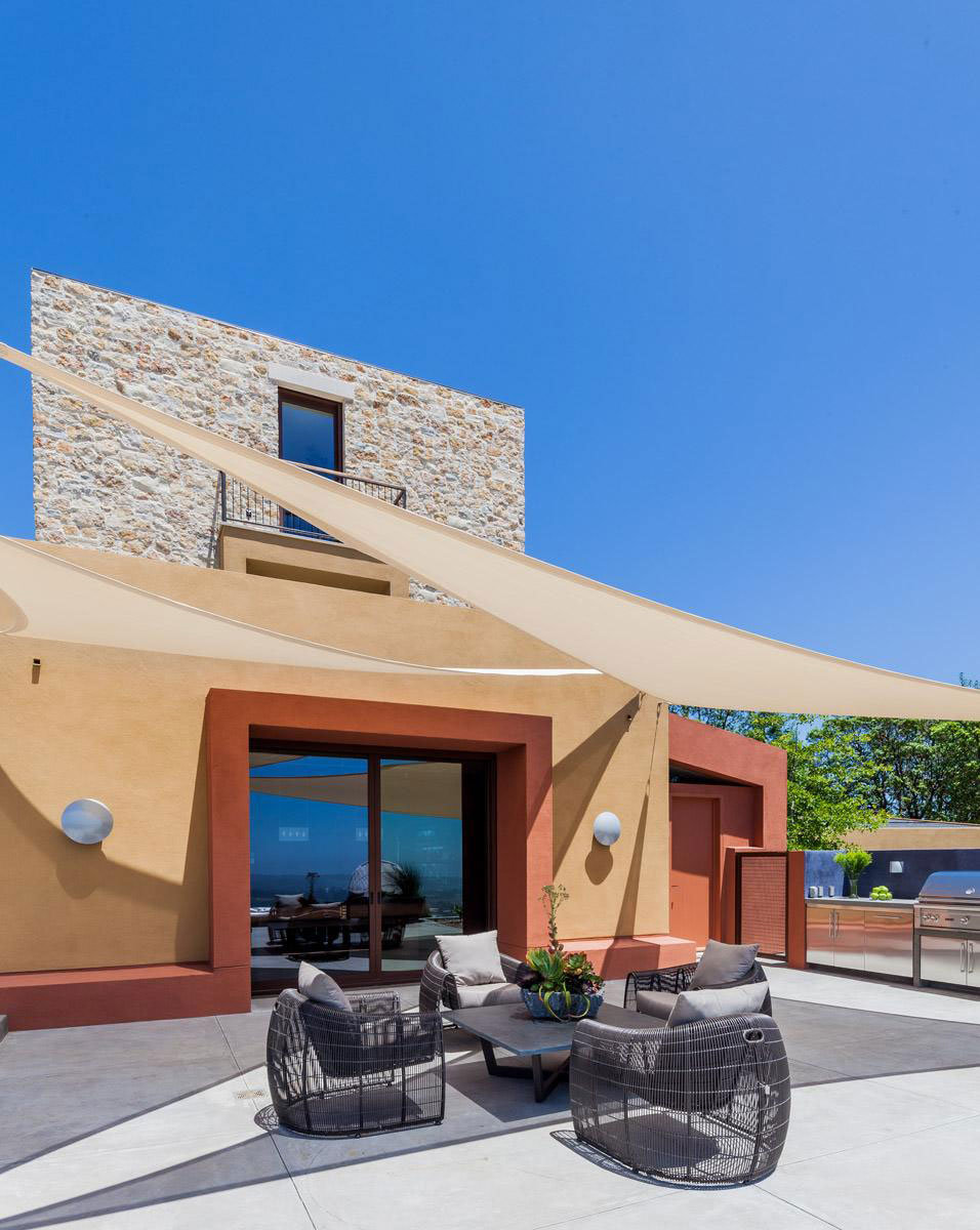 A Spacious Modern Country House with Spectacular Views in Monterrey Bay by AA Studio (14)