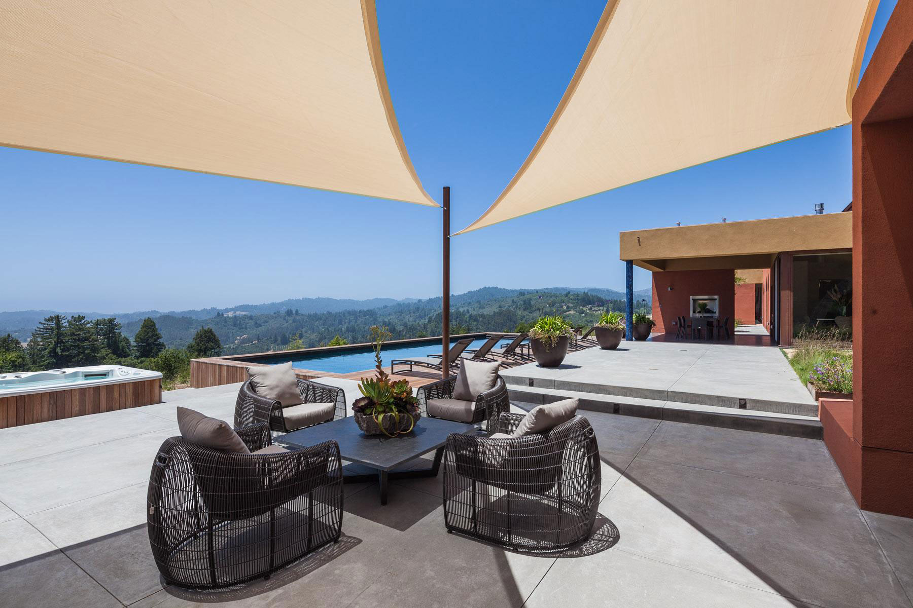 A Spacious Modern Country House with Spectacular Views in Monterrey Bay by AA Studio (15)