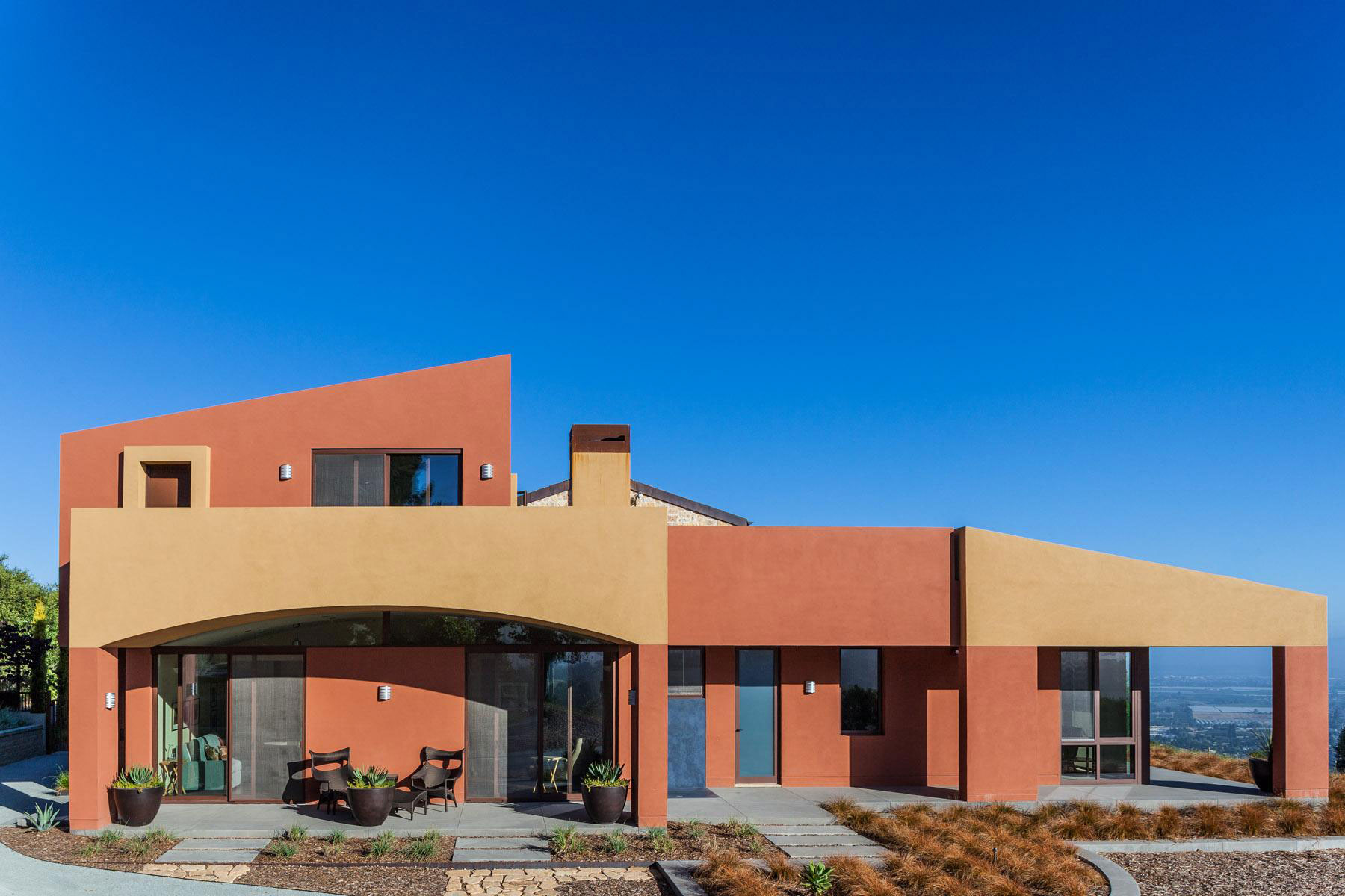 A Spacious Modern Country House with Spectacular Views in Monterrey Bay by AA Studio (16)