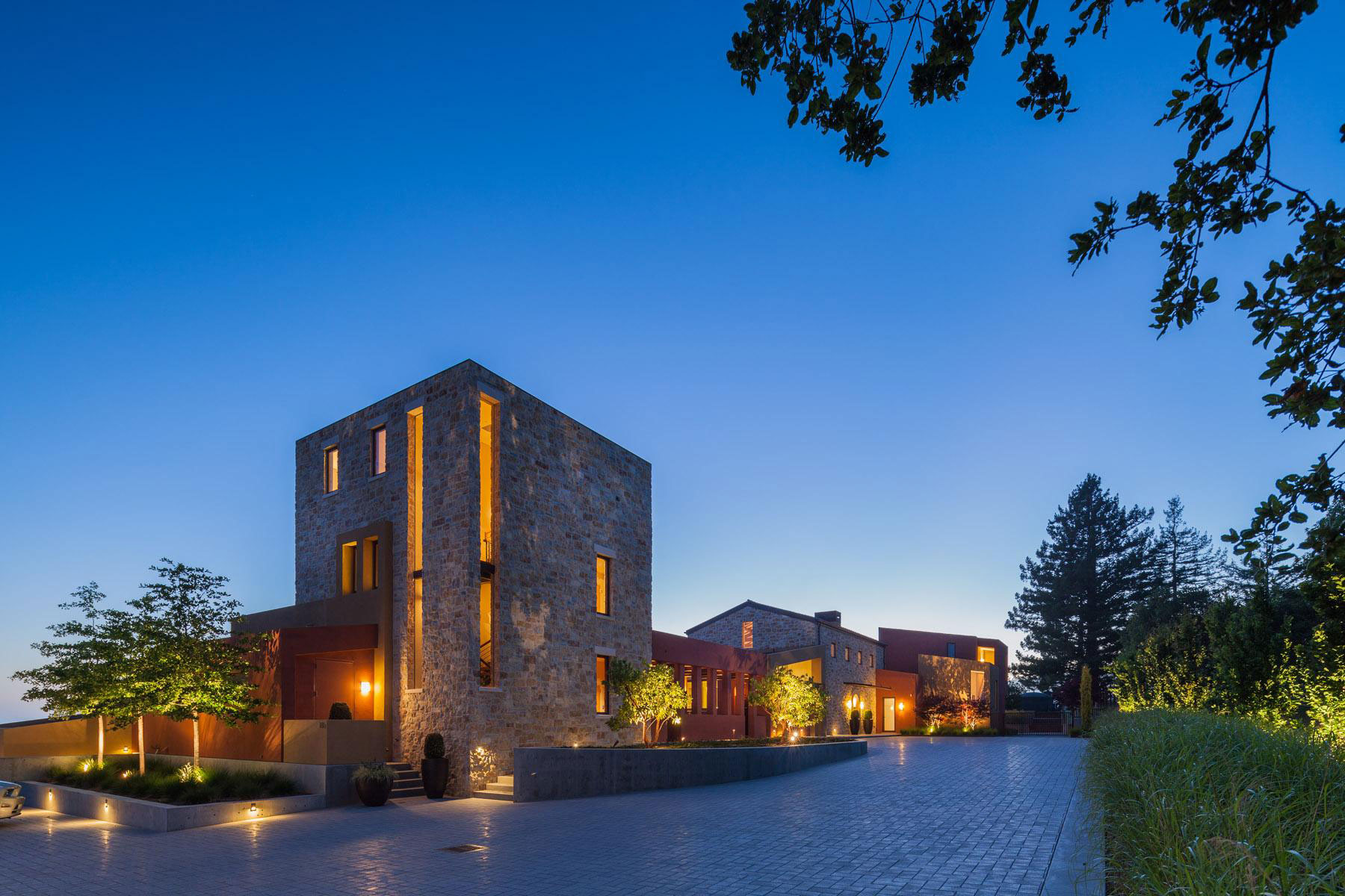 A Spacious Modern Country House with Spectacular Views in Monterrey Bay by AA Studio (42)