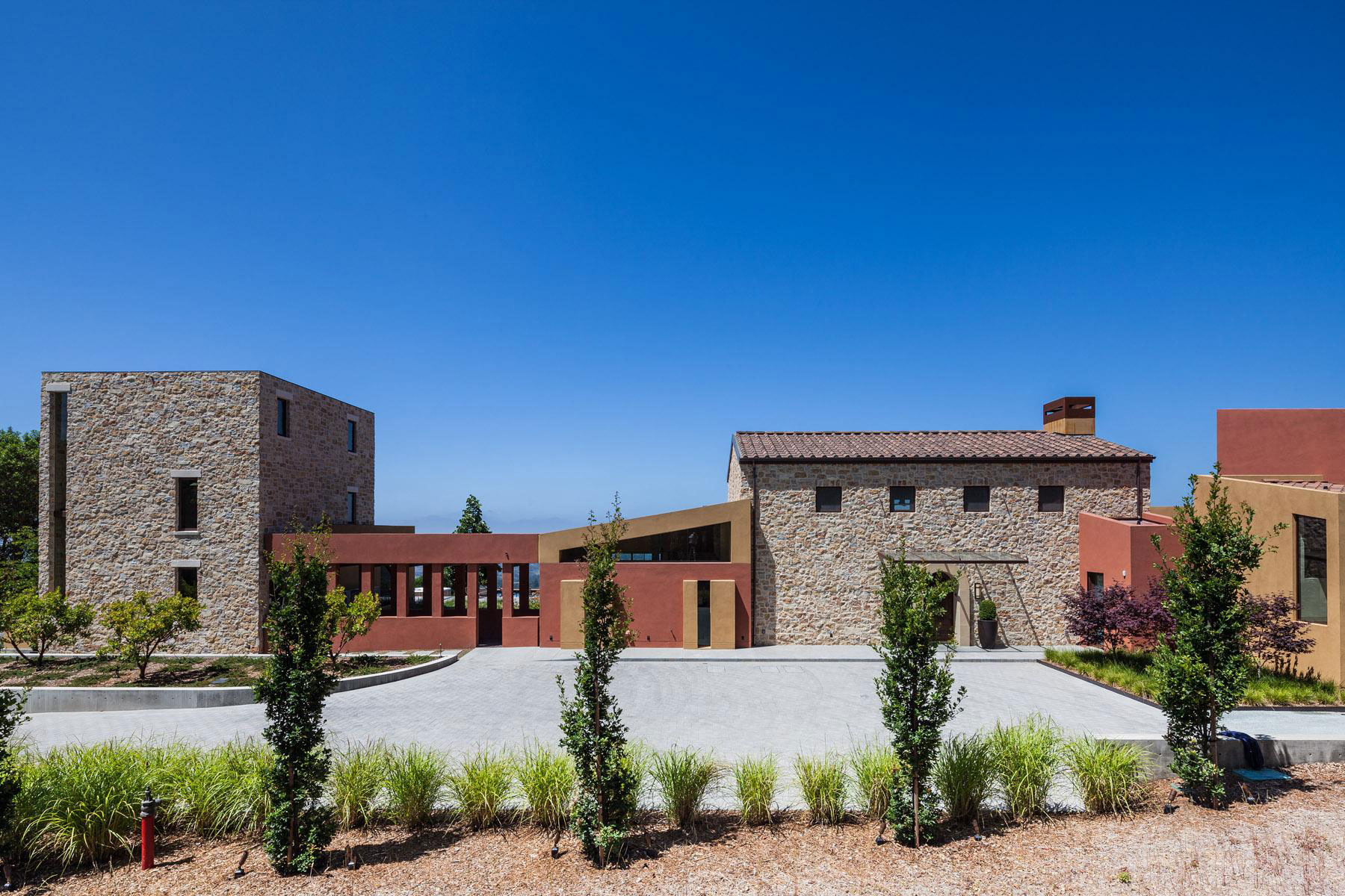 A Spacious Modern Country House with Spectacular Views in Monterrey Bay by AA Studio (6)