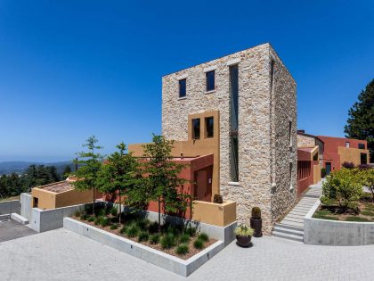 A Spacious Modern Country House with Spectacular Views in Monterrey Bay by AA Studio (7)