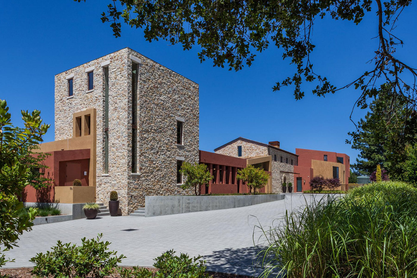 A Spacious Modern Country House with Spectacular Views in Monterrey Bay by AA Studio (8)