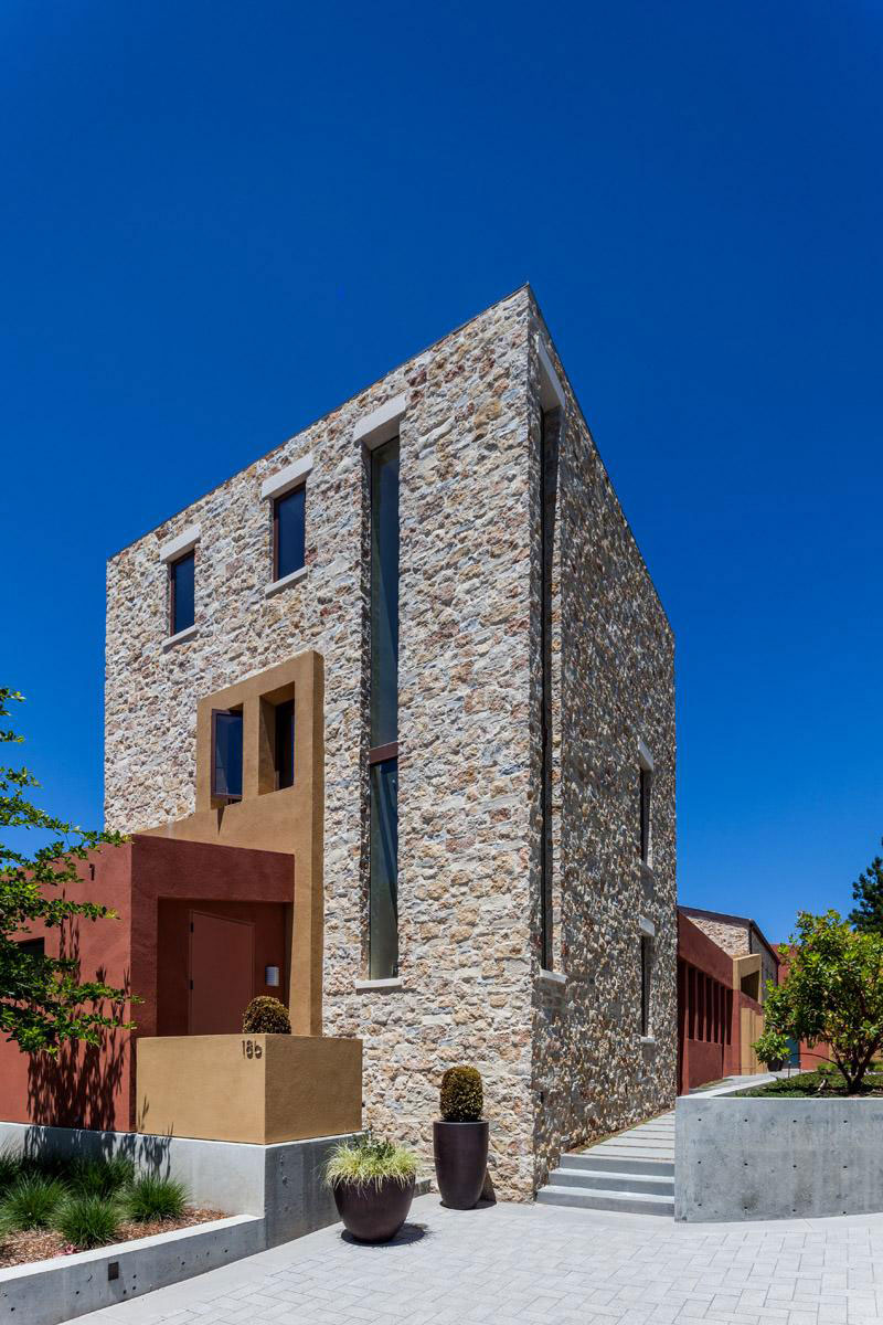 A Spacious Modern Country House with Spectacular Views in Monterrey Bay by AA Studio (9)