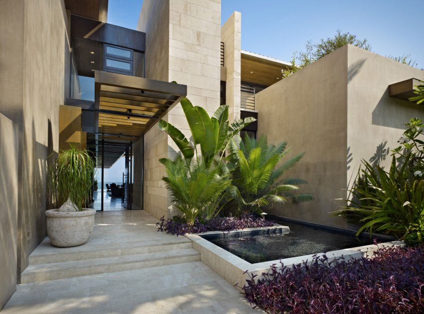 A Spacious Modern Home Influenced by Sophisticated and Beautiful Interiors in Cabo San Lucas by Olson Kundig Architects (5)