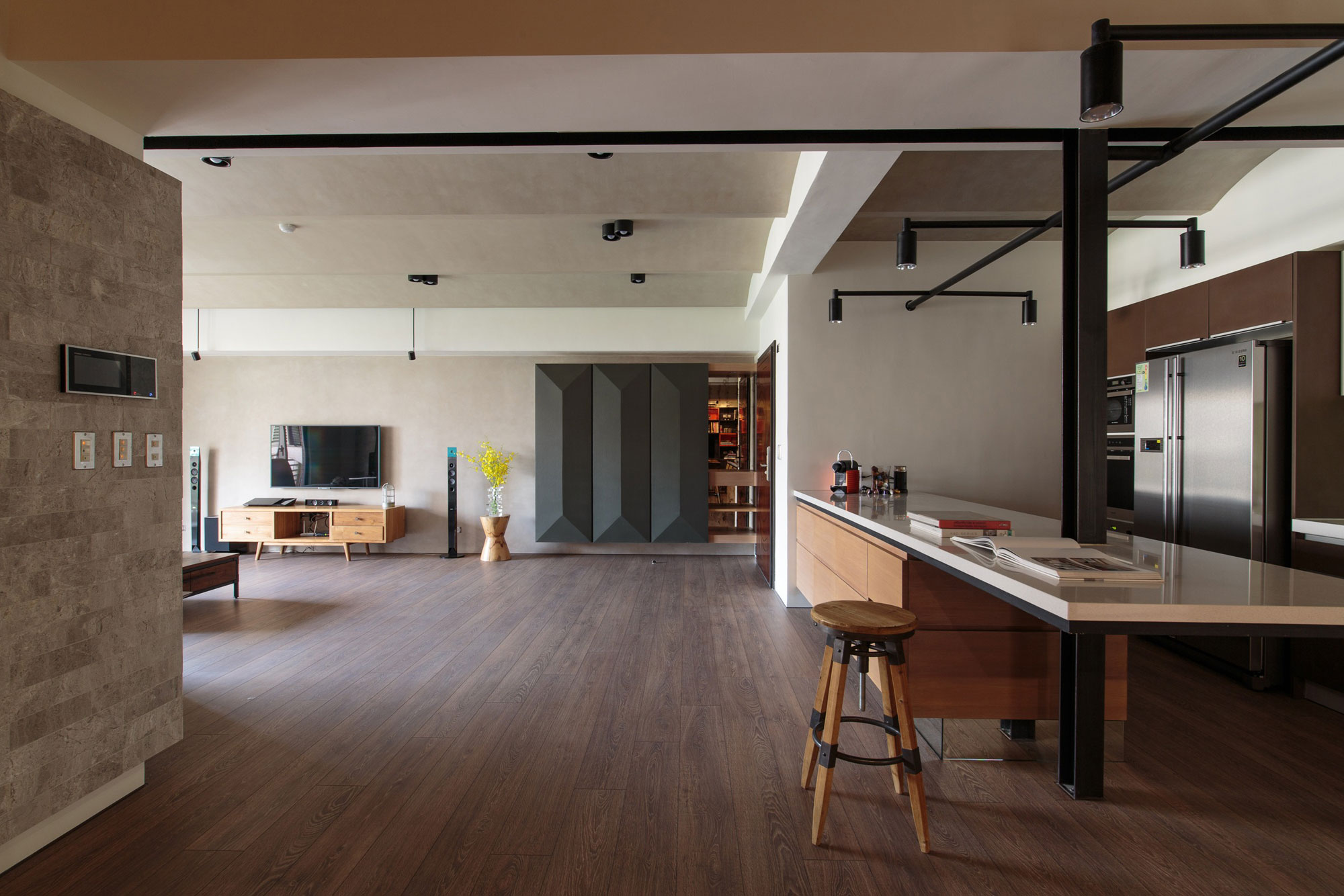 A Spacious Modern Penthouse Apartment for a Young Family in Taiwan by PMK+designers (9)