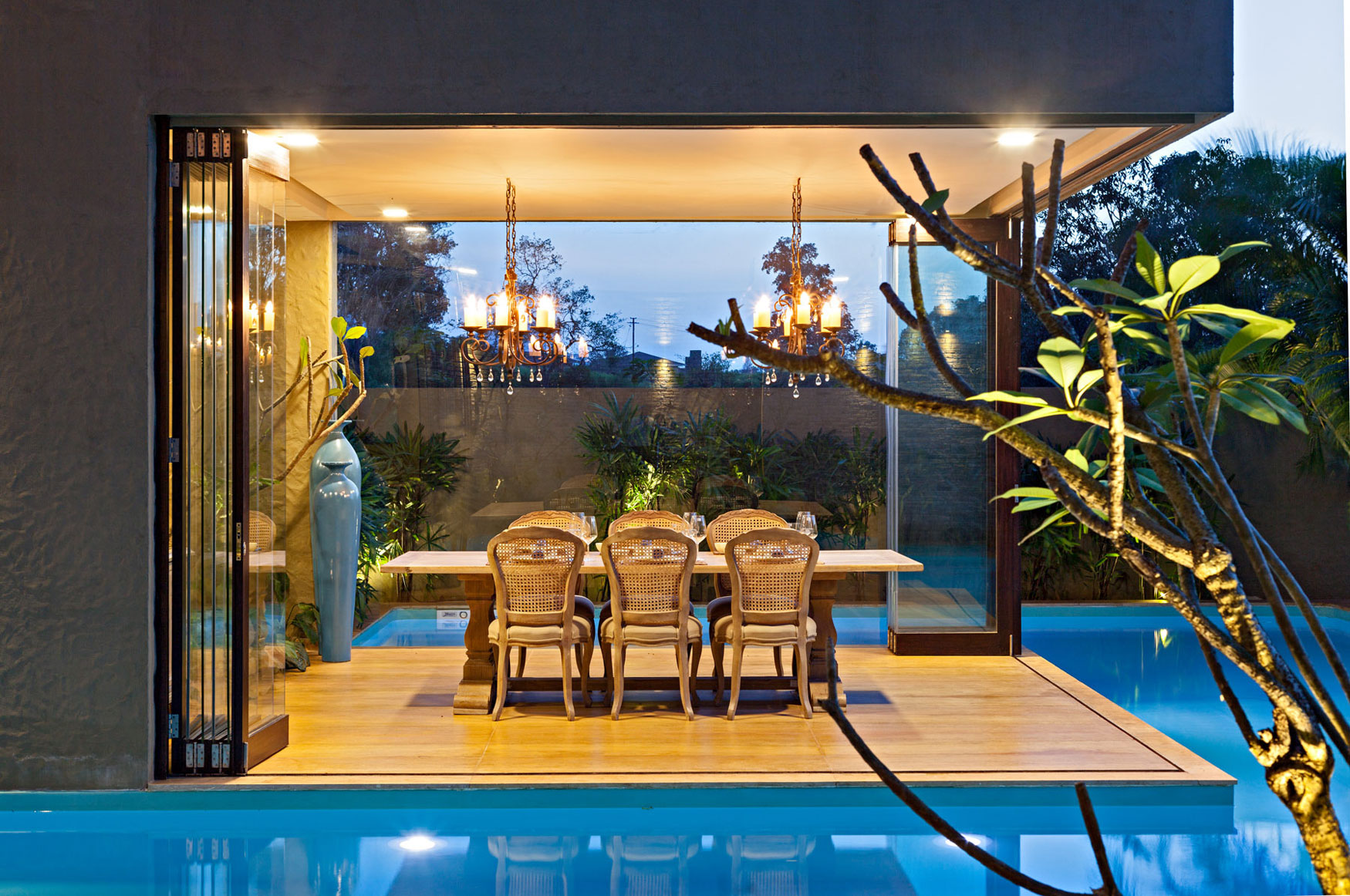 A Spacious Modern Retreat Surrounded by Gardens and Swimming Pool in Khandala, India by Abraham John ARCHITECTS (15)